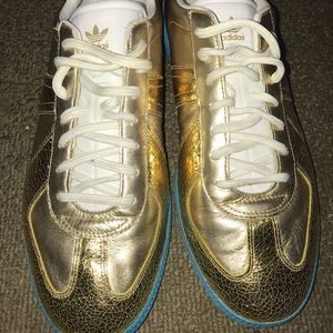 Last chance! Adidas gold sneakers. Deleting 2/17